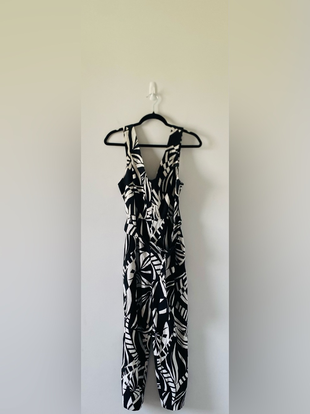 Tahari Linen Blend V-Neck Belted Wide-Leg Jumpsuit Size 8 Coastal Resort Beach